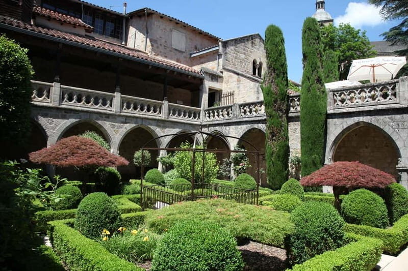 Figeac, a remarkable medieval city - The Sum Up