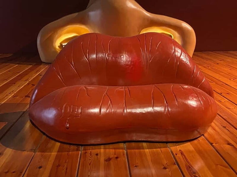 Figueres & Dali Museum Walking Tour with Tickets - The Value of Guided Tours with Skip-the-Line Tickets