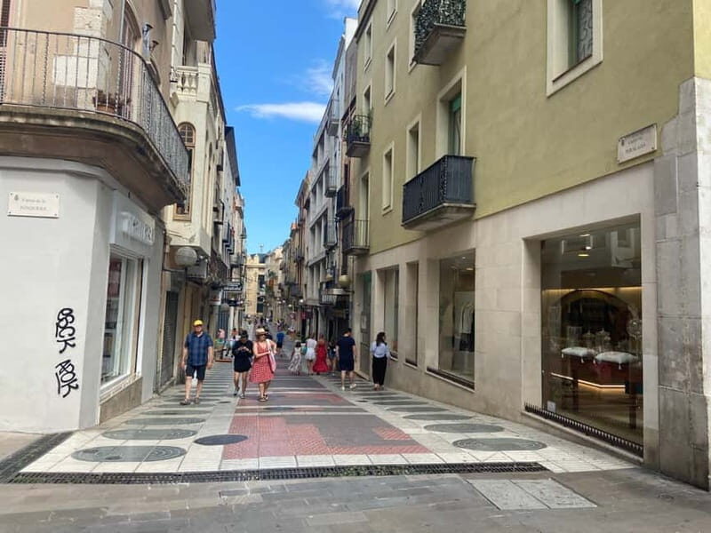 Figueres & Dali Museum Walking Tour with Tickets - The Sum Up