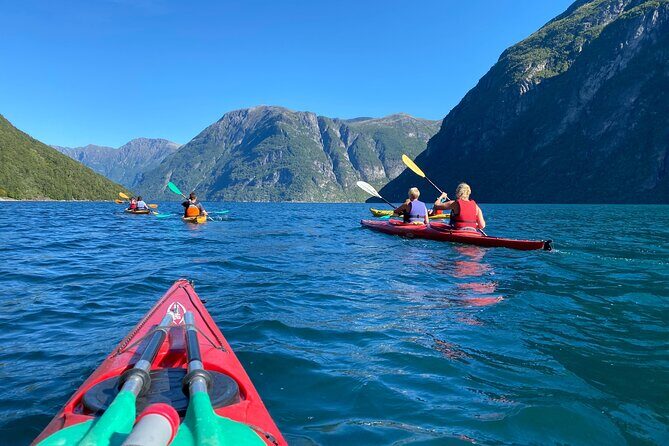 Fjord paddle in Hellesylt - Half Day Kayaking Tour - Authentic and Peaceful Experience