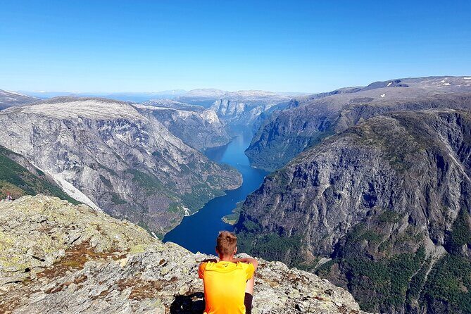 Flåm Tour: Borgund Stave Church, Lærdal & Stegastein - An In-Depth Look at the Tour Itinerary