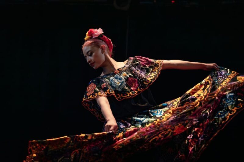 Flamenco Dance Lesson: 60-Minute Class in Seville - The Sum Up