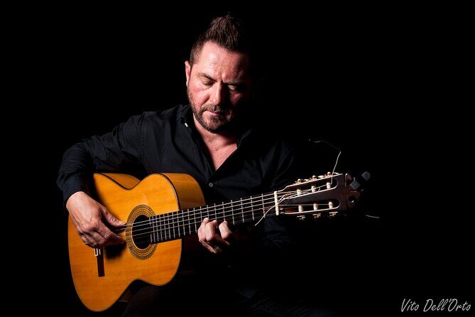 Flamenco show at the foot of the Giralda in Seville - What the Show Offers: An Improvised, Genuine Flamenco Experience