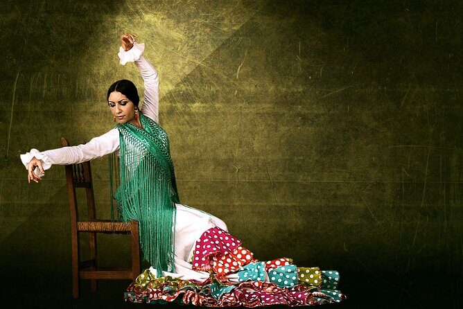Flamenco show at the foot of the Giralda in Seville - Who Will Enjoy This Experience?