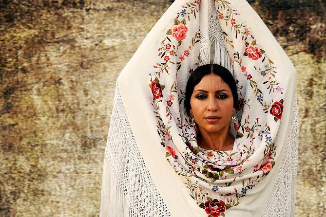 Flamenco show at the foot of the Giralda in Seville - Practical Information and Tips