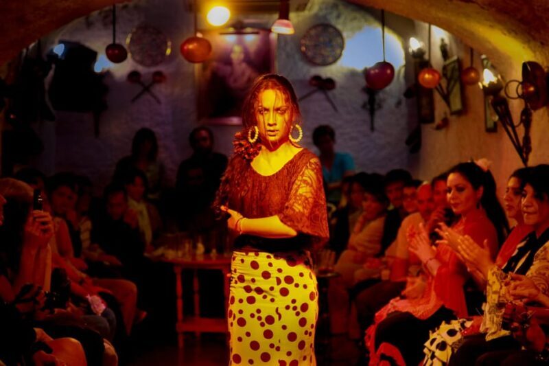 Flamenco Show: Zambra in Cuevas del Sacromonte - An In-Depth Look at the Flamenco Zambra in Sacromonte