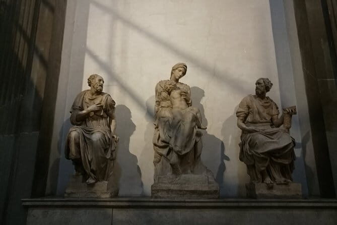 Florence: 1.5 hour Medici Chapels monolingual small-group guided tour - Booking and Practicalities