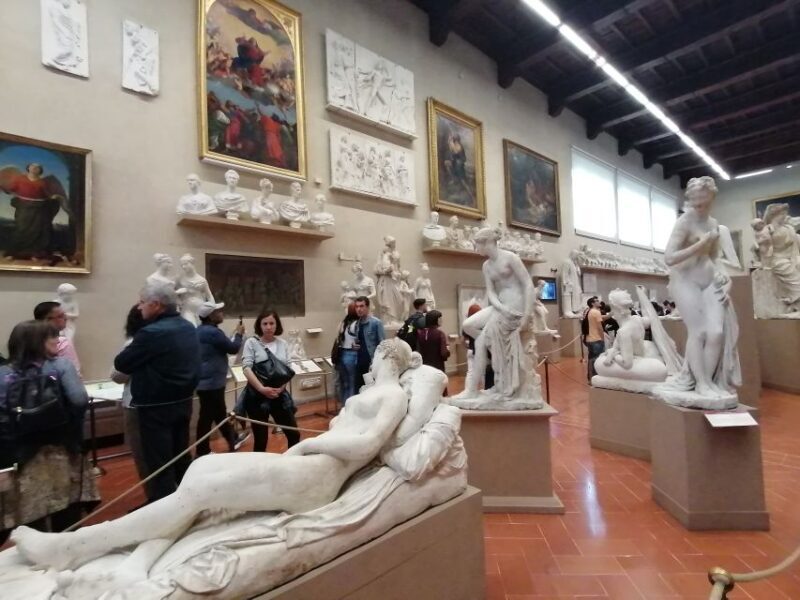 Florence: Accademia Gallery Ticket with APP Guide - Key Points