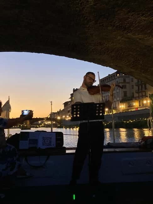 Florence: Arno River Cruise with a Live Concert - Key Points