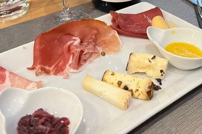 Florence Food Tour with Truffle Pasta, Steak & Free Flowing Wine - What Makes This Florence Food Tour Stand Out?