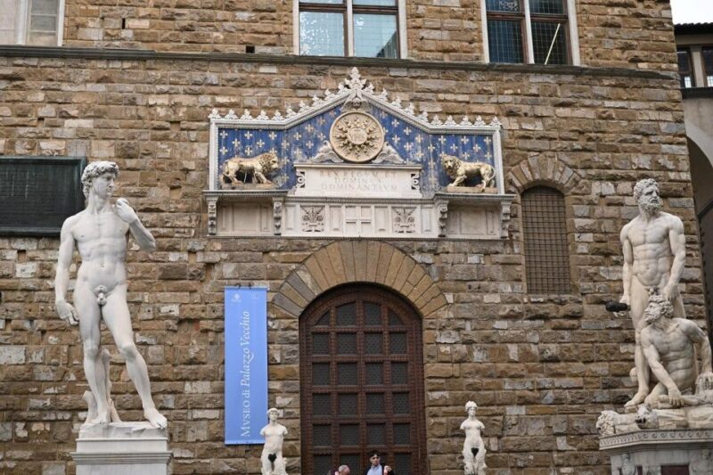 Florence: Guided Tour of Medici Family Secrets and Chapels - Duration and Group Size