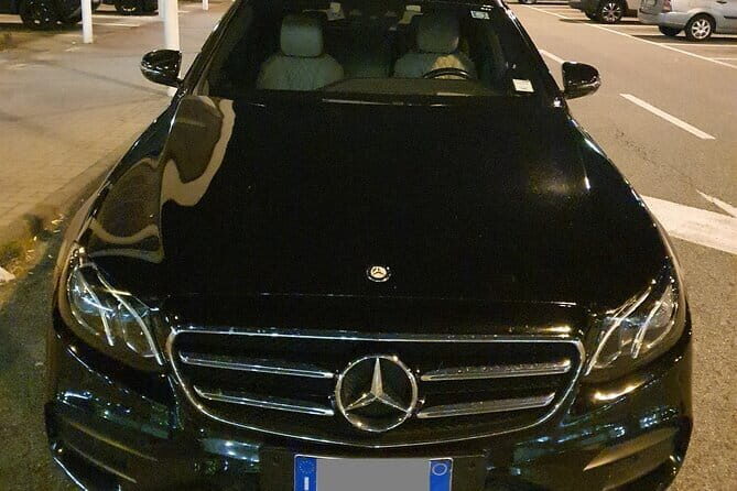 Florence hotels to Florence Airport (FLR) - Departure Private Transfer - An In-Depth Look at the Florence to FLR Private Transfer Experience