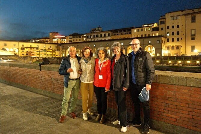 Florence Night Bike Tour with Wine and Aperitivo Picnic included - The Experience of a Small Group
