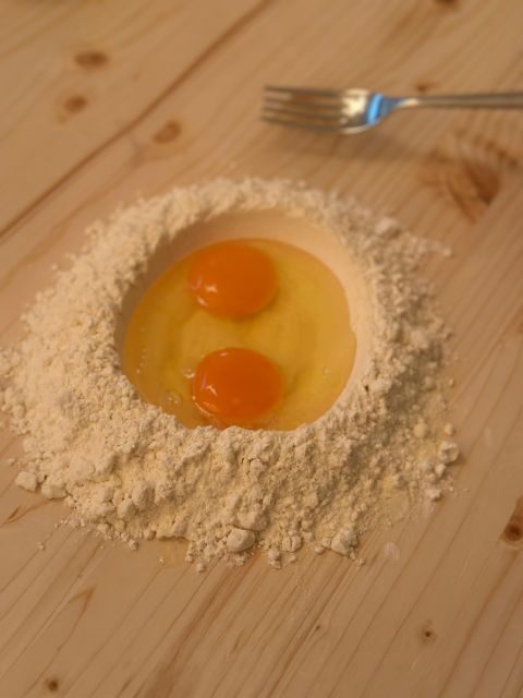 Florence: Pasta Cooking Class with Unlimited Wine - Key Points