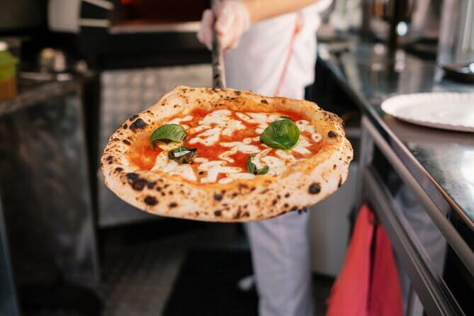 Florence: Pizza and Gelato Class with Unlimited Wine - Introduction