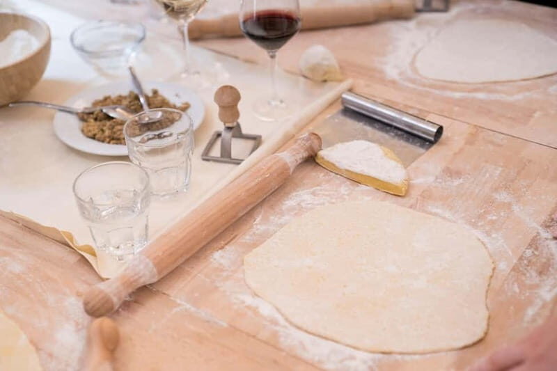 Florence: Tiramisu & Pasta Making Class with Unlimited Wine - Key Points