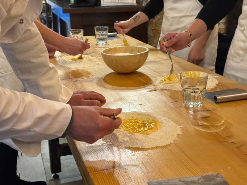 Florence: Tiramisu & Pasta Making Class with Unlimited Wine - Practical Details