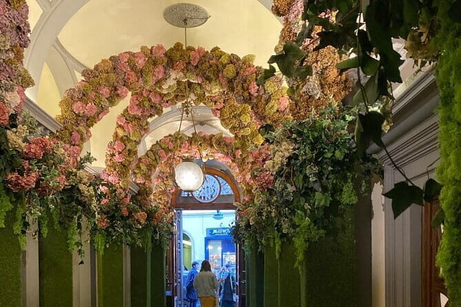 Florence tour of the historic center. Stories, legends and gossip - Officina Santa Maria Novella: The Perfume Workshop