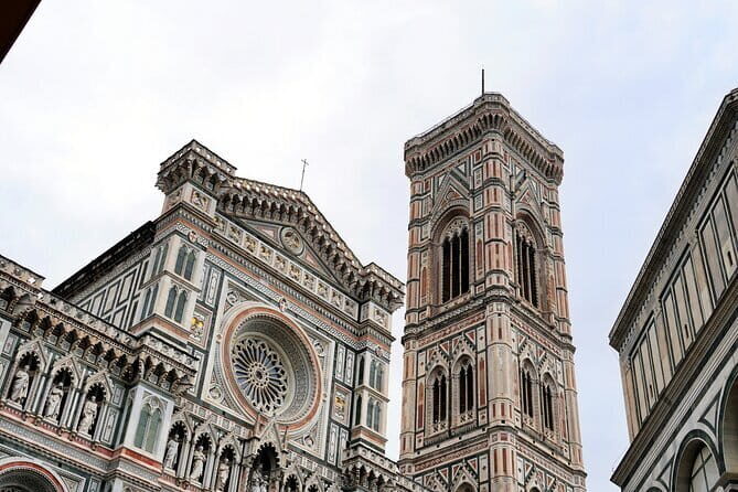 Florence tour of the historic center. Stories, legends and gossip - Piazza della Signoria: The Open-Air Museum
