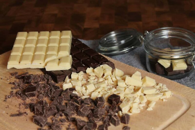 Florence: Tuscan Wine and Artisan Chocolate Tasting - The Personal Touch: Guides and Atmosphere