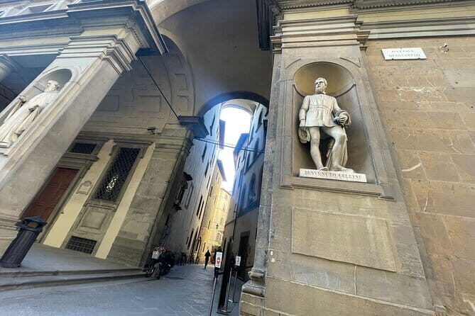 Florence: Uffizi Gallery Audio Guided Tour led by Tour Leader - Key Points