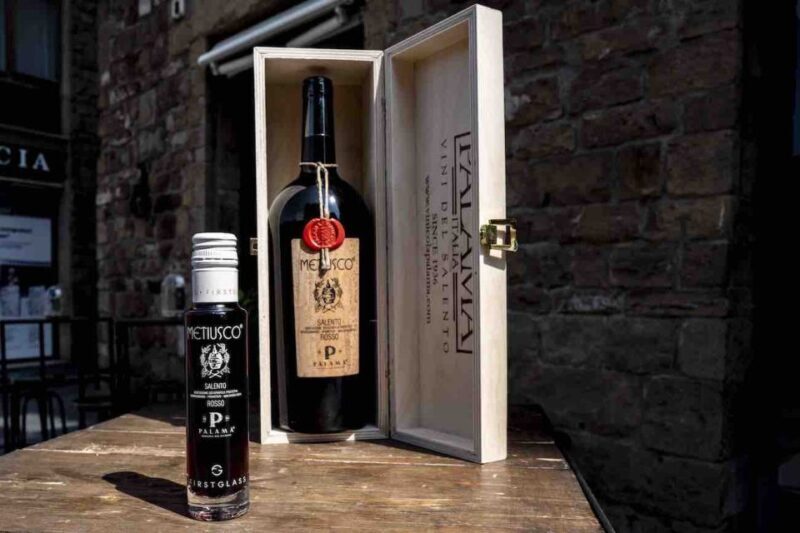 Florence: Wine-tasting Experience in Front of Ponte Vecchio - Tasting and Snacks