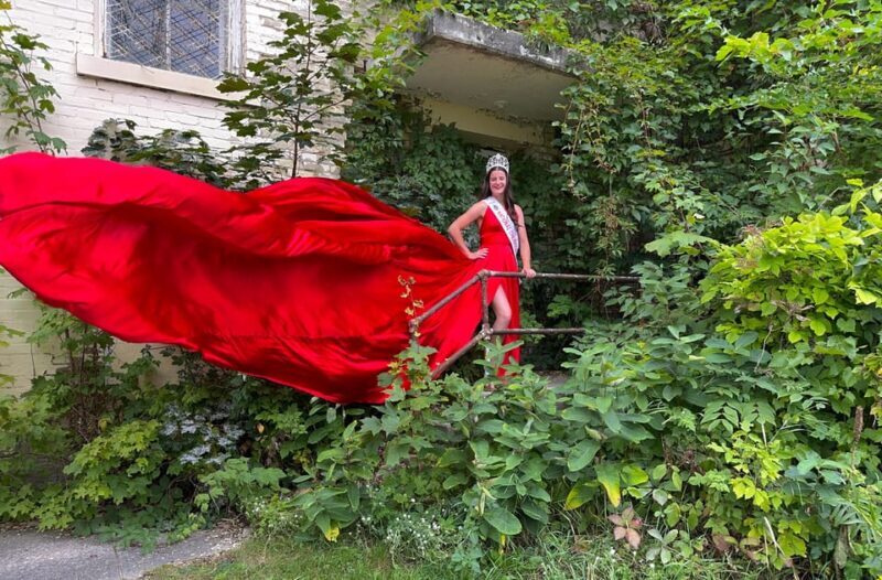 Flying Dress Photo Shoot Traverse City & Surrounding Areas - Who Should Consider This Experience?