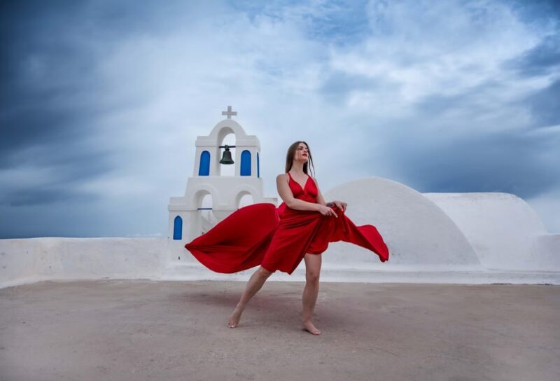 Flying Dress Photography in Oia, Santorini - Who Is This Experience For?