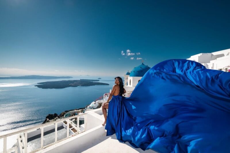 Flying dress Photoshoot in Santorini with Hotel Pickup - Who Should Consider This Tour?