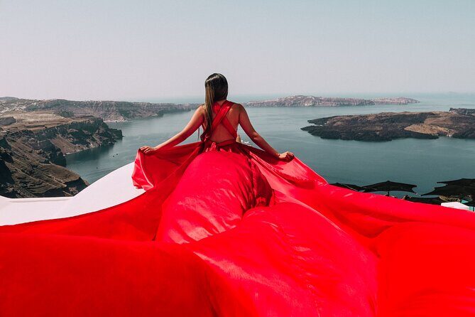 Flying Dress Photoshoot in Santorini with Hotel Pickup - FAQs