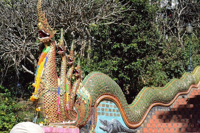 Follow monks trails Hiking & Alms Offering Doi suthep - An In-Depth Look at the Tour Experience