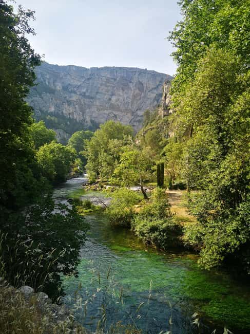 Fontaine-de-Vaucluse: Guided tour, the Mysteries of the Gouffre Open to all - Starting Point and Practical Details