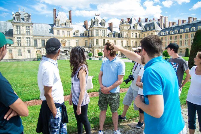 Fontainebleau and Vaux-Le-Vicomte Castle Small-Group Day Trip From Paris - The Itinerary: A Day of Architectural and Garden Delights