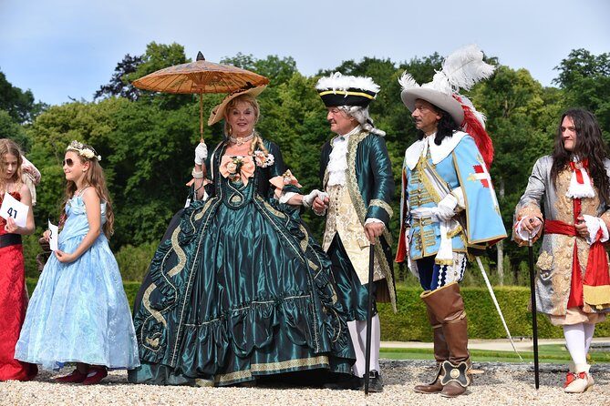Fontainebleau and Vaux Le Vicomte Private Day Tour from Paris - The Itinerary: What to Expect