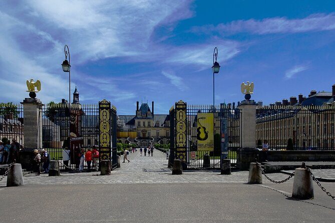 Fontainebleau, Versailles, Trianon Small group from Paris - Key Points