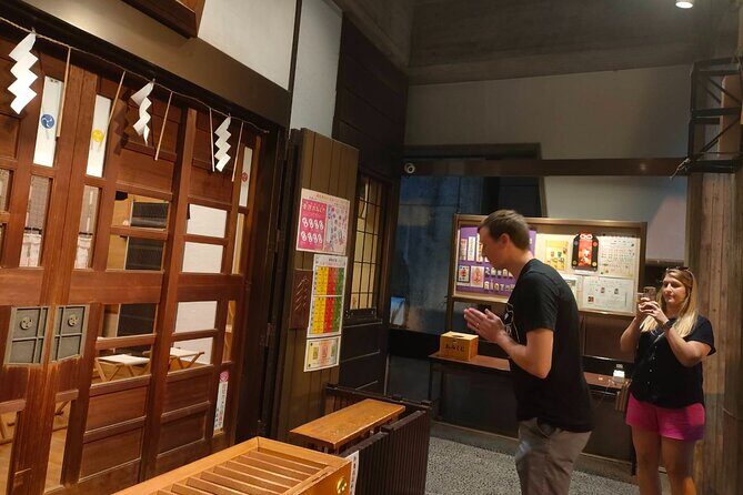 Food and Hidden Gems Tour in Shimbashi with a Private Local Guide - What Reviewers Say and Practical Insights