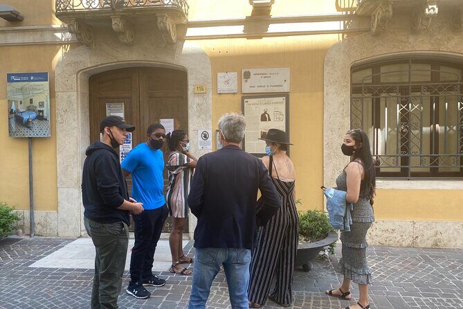 Food and wine tour of Pescara Vecchia on foot - Discover Pescara Vecchia with a Food and Wine Walking Tour