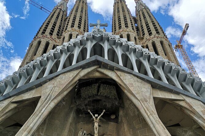 Food & Drink Tasting Private Tour & Sagrada Familia Skip the Line - Potential Drawbacks and Considerations