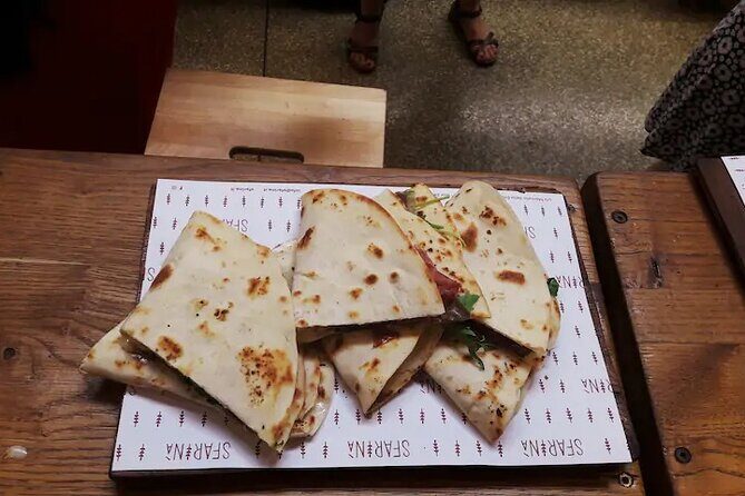 Food markets tour with a local! - A Closer Look at the Food Markets Tour in Bologna