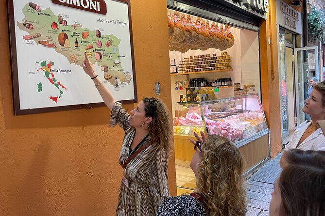Food markets tour with a local! - Authenticity and Local Flavor
