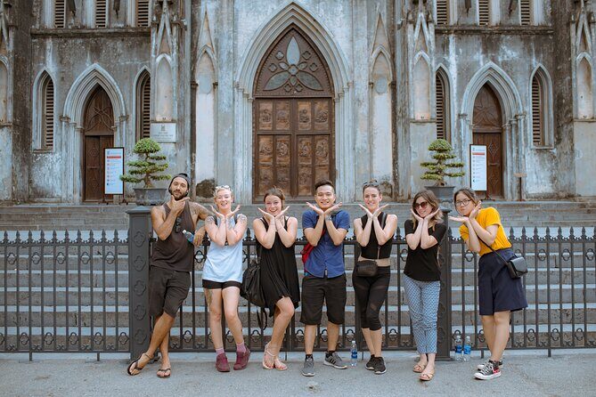 Food Tour in Hanoi- Vegan Food tour - Stop 2: Dong Xuan Market