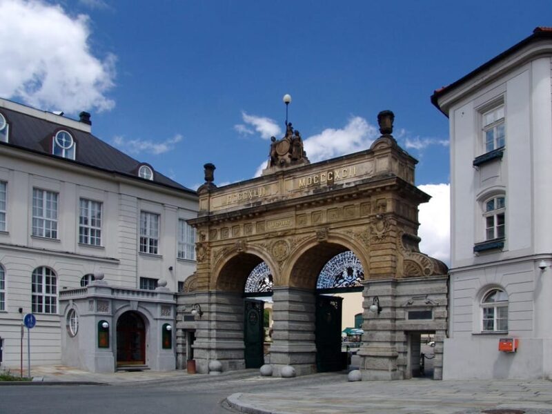 For Beer lovers: Tour to Pilsner Urquell in Pilsen - Visiting Pilsner Urquell Brewery: A Deep Dive into Beer-Making