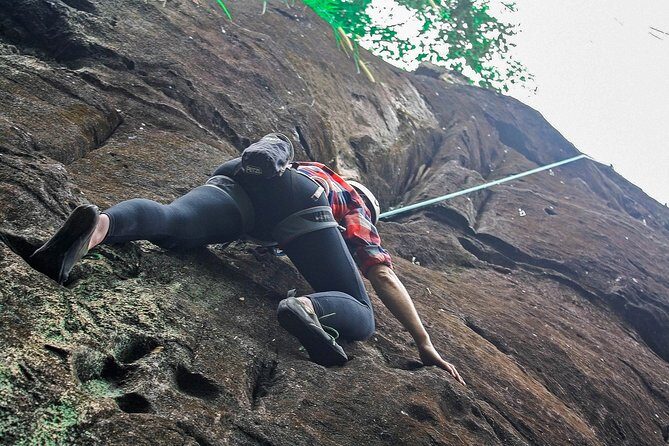 Forest Rock Climbing from Mount Lavinia - Location and Setting: Mount Lavinias Coastal Charm Meets Adventure