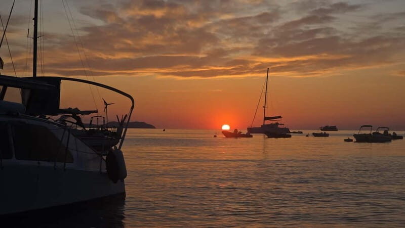 Formentera: Daily departures on a classic catamaran - Key Points