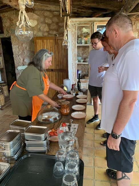 Fornalutx - hiking to the olive farm & oil tasting - Value for Money