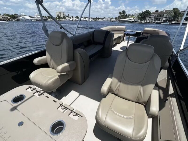 Fort Lauderdale: 12 People Private Pontoon Rental - Key Points
