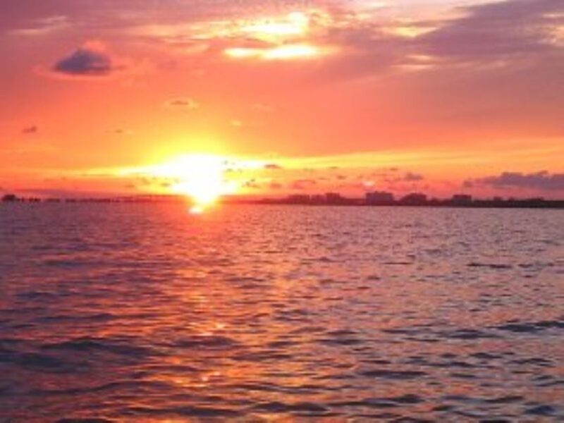 Fort Myers: Guided Sunset Kayaking Tour through Pelican Bay - An Authentic Sunset Kayaking Experience in Fort Myers