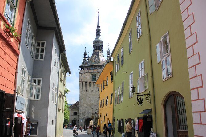 Fortified Church of Viscri and Sighisoara in Spanish (native Spanish guide). - Key Points