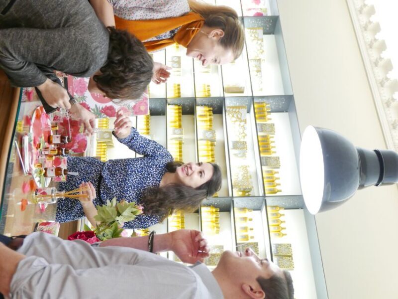 Fragonard Paris - Mini Perfume workshop - only in Spanish - The Experience in Detail