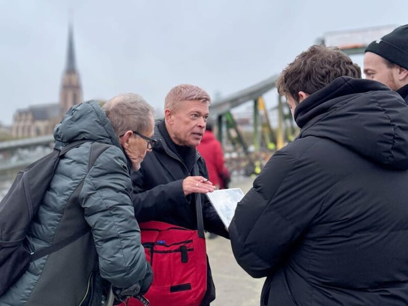 Frankfurt: Christmas Market & Old Town Tour 60 min-daily 16:00-in German - The Sum Up